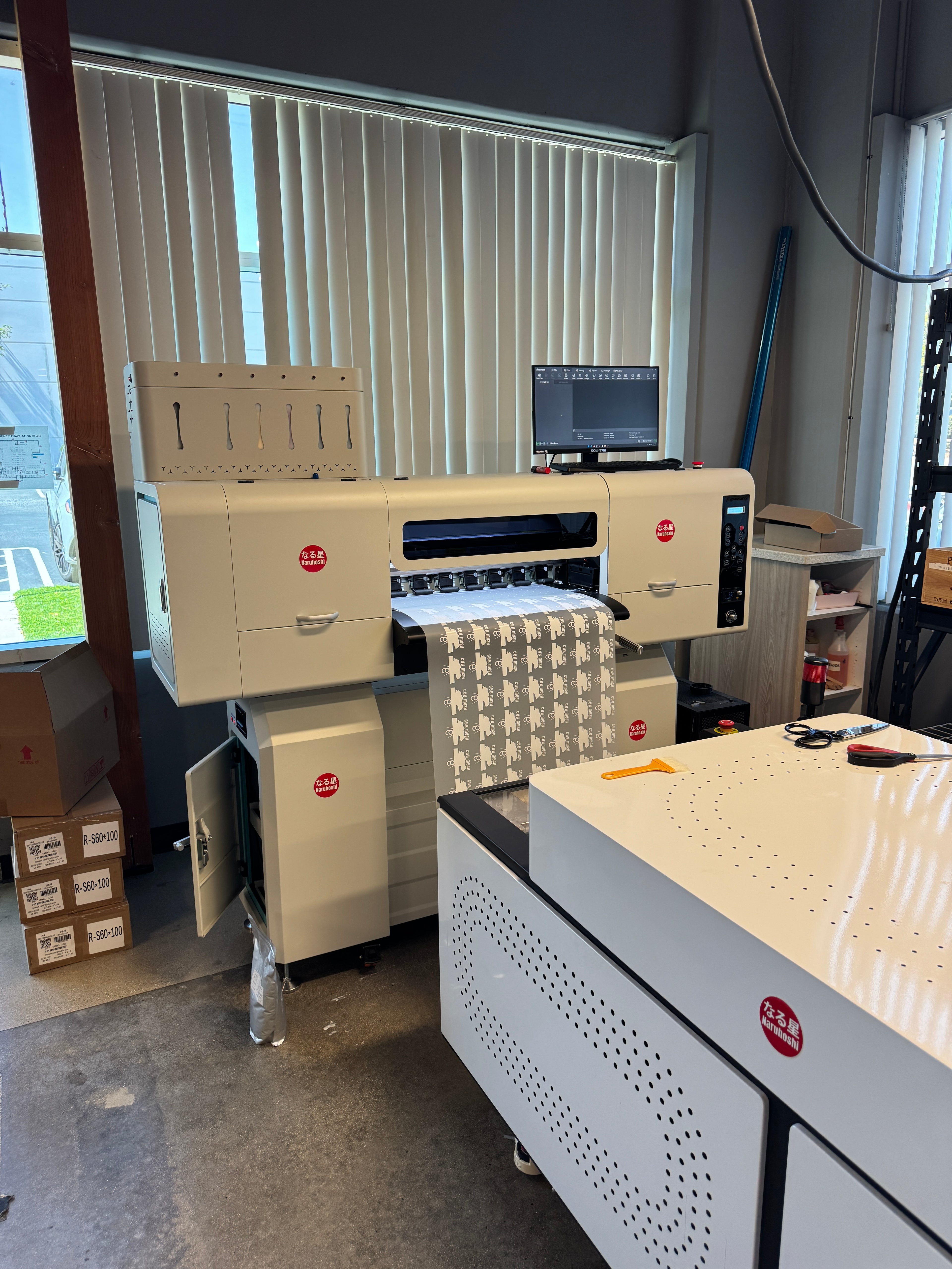Naruhoshi DTF605, 24 inch wide, 5 heads i3200 DTF Printer with Industrial 1,000 ft film holder